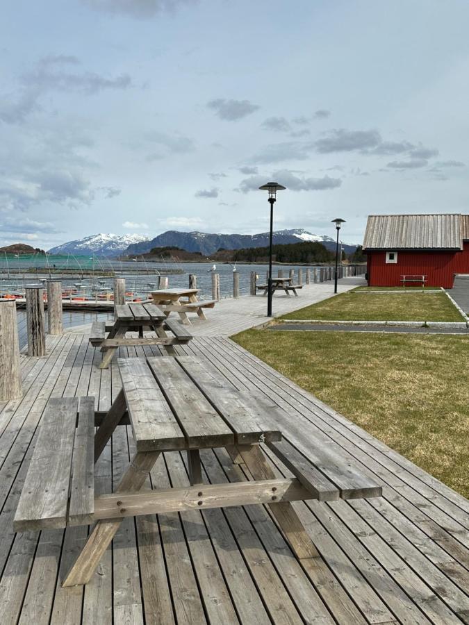 Norsk Havbrukssenter - Rorbuer Hotel Bronnoysund Exterior photo
